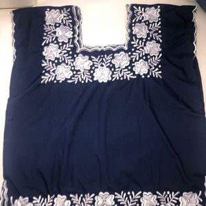 Traditional Mexican Embroidered blouse/ Blusa tradicional Mexicana bordada